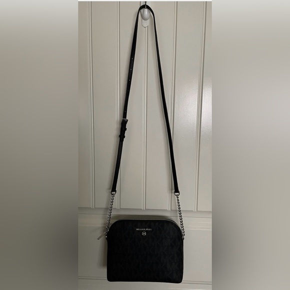 Michael Kors Jet Set Black Crossbody Bag • Chain Strap • Like New - Picture 3 of 8